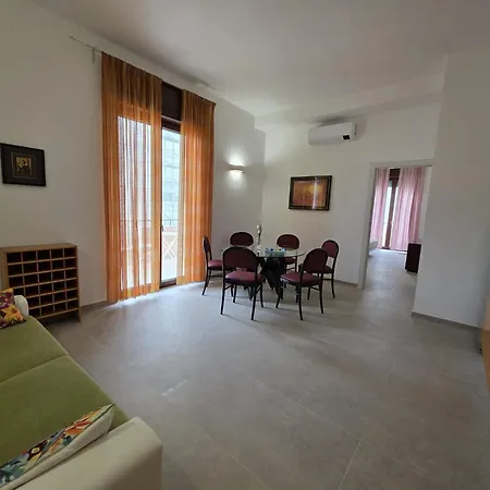 Carra Suites & Apartments *